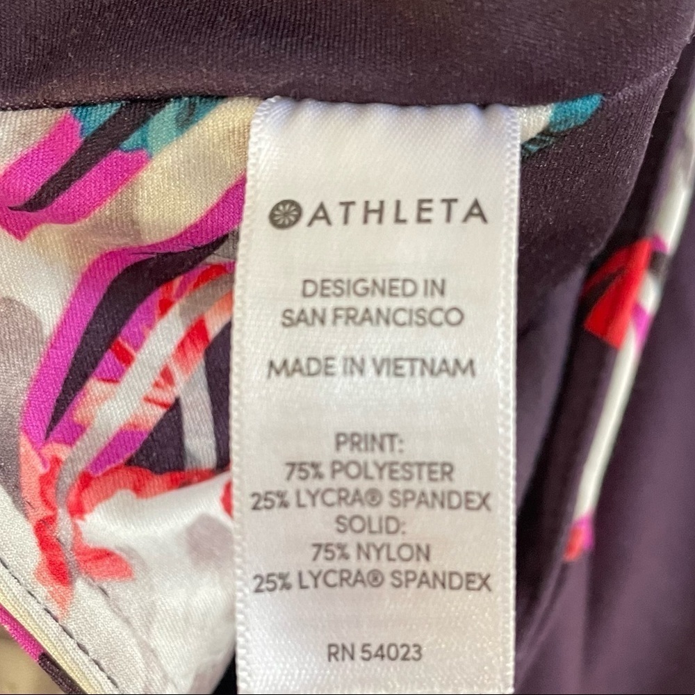 Athleta Salutation Stash Pocket Magnolia Plum - Picture 5 of 6
